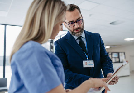 Compliance-im-Gesundheitswesen-AdobeStock_728316201